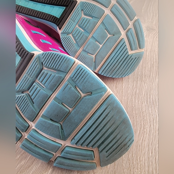 Nike "Run Easy" Shoes - Picture 6 of 6